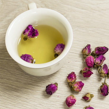 Wie Du einen genüsslichen Rosenblüten-Tee zubereitest